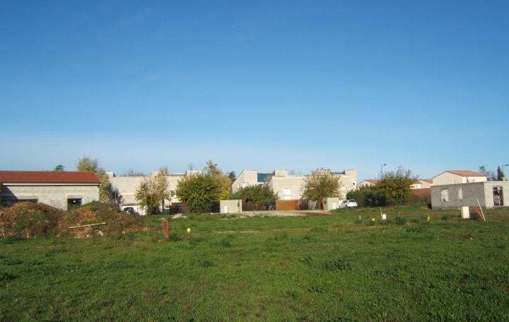 Terrain ROMANS-SUR-ISERE 93 000 € Terrain ROMANS-SUR-ISERE 93 000 €