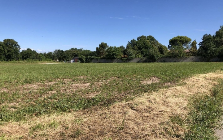 Terrain   CHABEUIL   164 000 € 